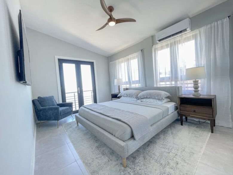 Oceanfront Escape with Private Beach Access in Vega Baja - Vega Baja, Puerto Rico
