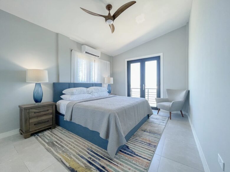Oceanfront Escape with Private Beach Access in Vega Baja - Vega Baja, Puerto Rico