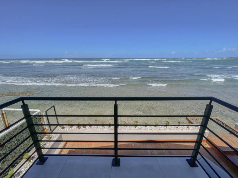 Oceanfront Escape with Private Beach Access in Vega Baja - Vega Baja, Puerto Rico