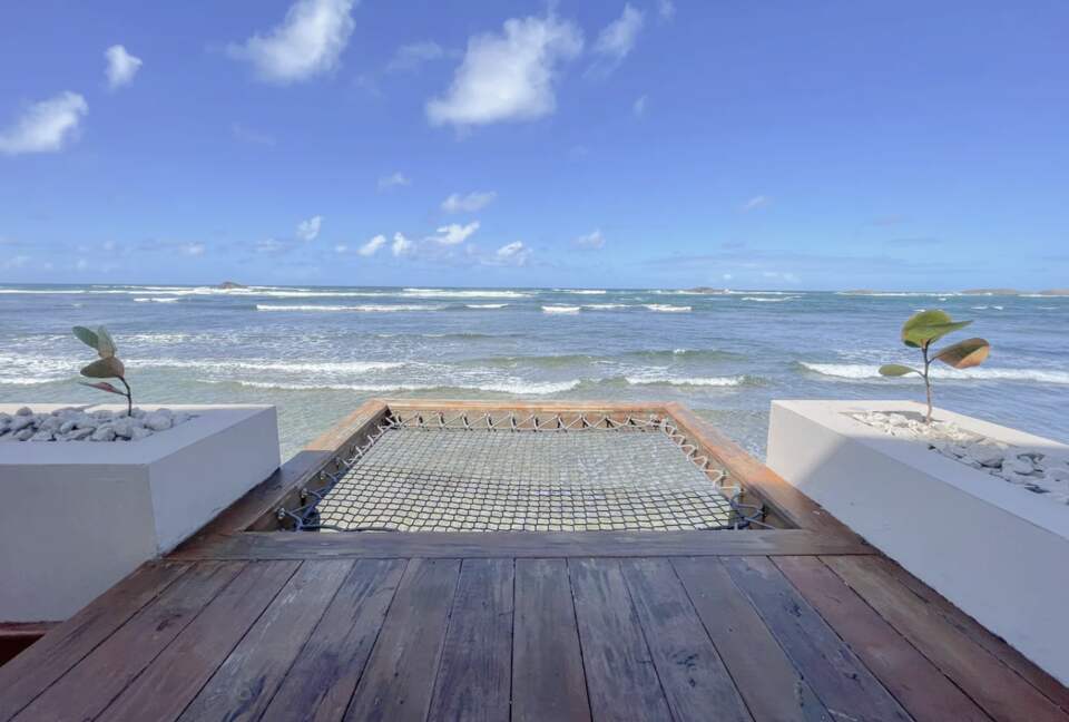 Oceanfront Escape with Private Beach Access in Vega Baja - Vega Baja, Puerto Rico