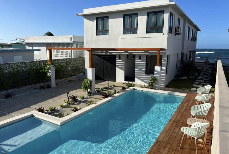 Oceanfront Escape with Private Beach Access in Vega Baja - Vega Baja, Puerto Rico