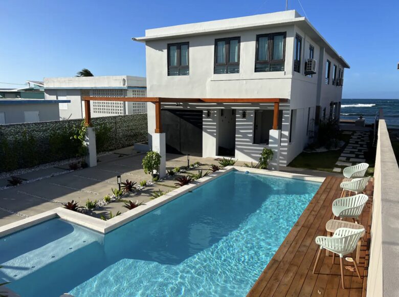 Oceanfront Escape with Private Beach Access in Vega Baja - Vega Baja, Puerto Rico