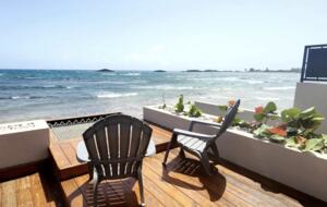 Oceanfront Escape with Private Beach Access in Vega Baja - Vega Baja, Puerto Rico