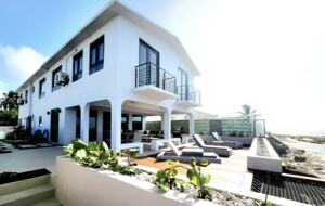Oceanfront Escape with Private Beach Access in Vega Baja - Vega Baja, Puerto Rico