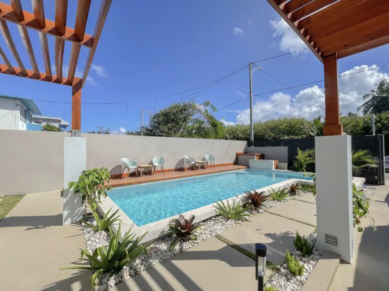 Oceanfront Escape with Private Beach Access in Vega Baja - Vega Baja, Puerto Rico