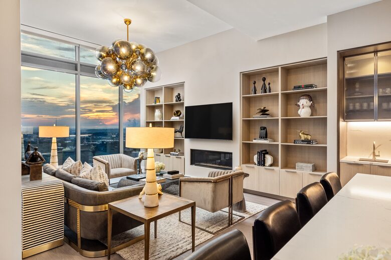 Panoramic Penthouse: Stunning Views of Atlanta's Skyline - Atlanta, Georgia