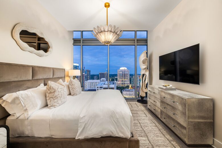 Panoramic Penthouse: Stunning Views of Atlanta's Skyline - Atlanta, Georgia