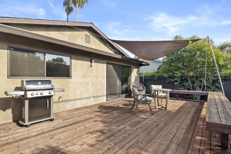 Bright Renovated Getaway | With Private Deck in San Francisco Bay Area - Campbell, California