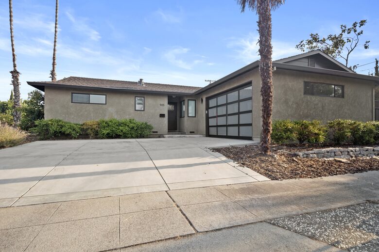 Bright Renovated Getaway | With Private Deck in San Francisco Bay Area - Campbell, California