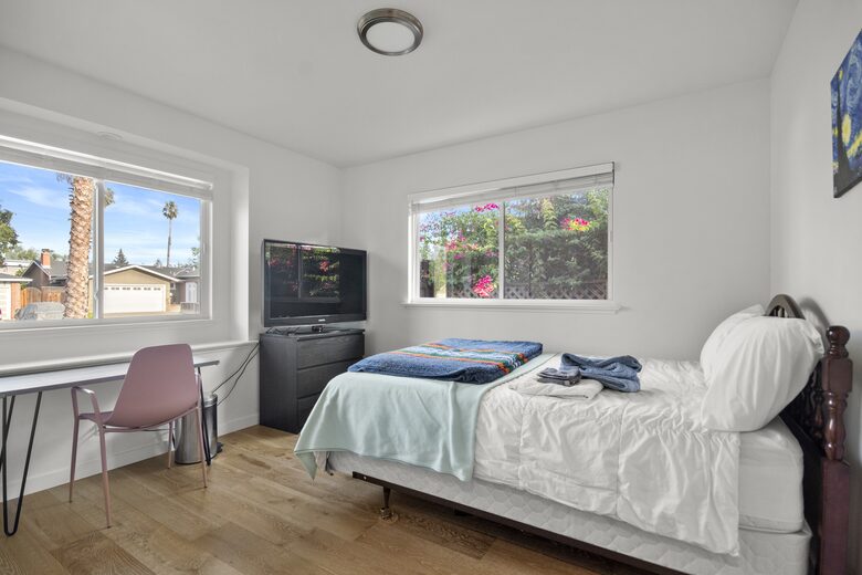 Bright Renovated Getaway | With Private Deck in San Francisco Bay Area - Campbell, California