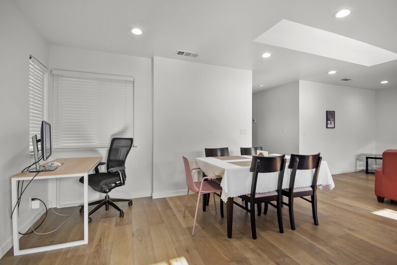 Bright Renovated Getaway | With Private Deck in San Francisco Bay Area - Campbell, California