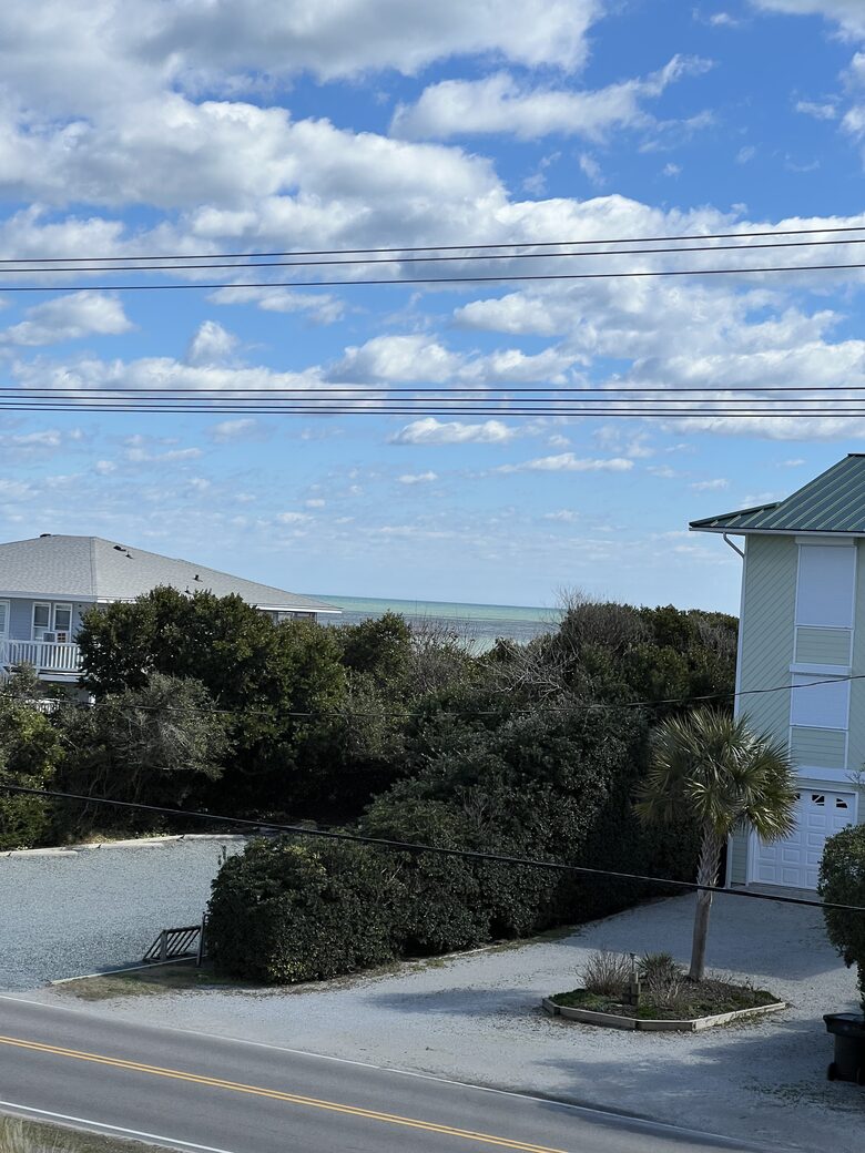 R & R's Eden - Topsail Beach, North Carolina