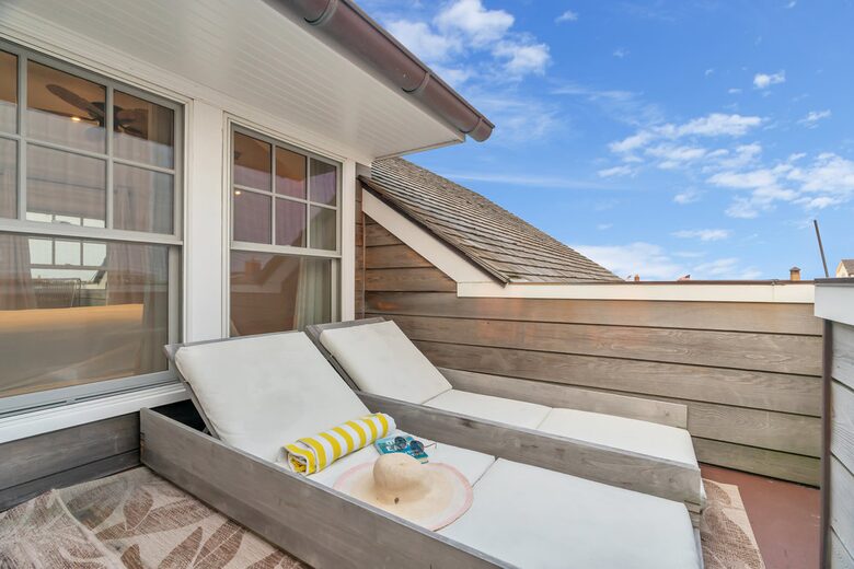 Primary BD Sundeck