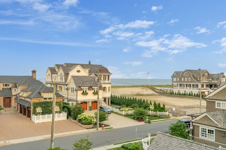 Ocean View & Beach entrance Primary BD deck view
