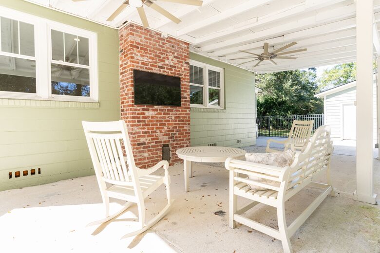 Old Village Bungalow - Mount Pleasant, South Carolina
