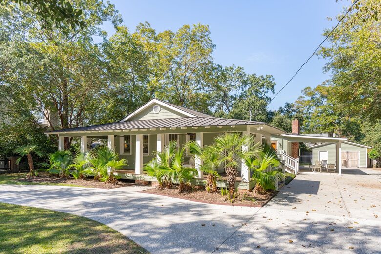 Old Village Bungalow - Mount Pleasant, South Carolina