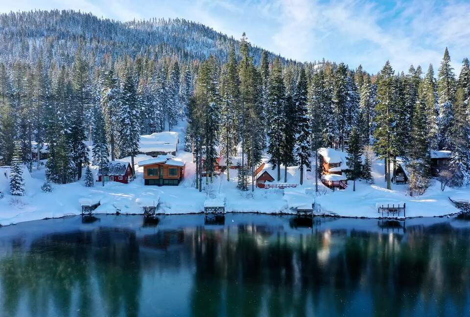 Tranquil Lakefront Retreat with Private Dock - Truckee, California
