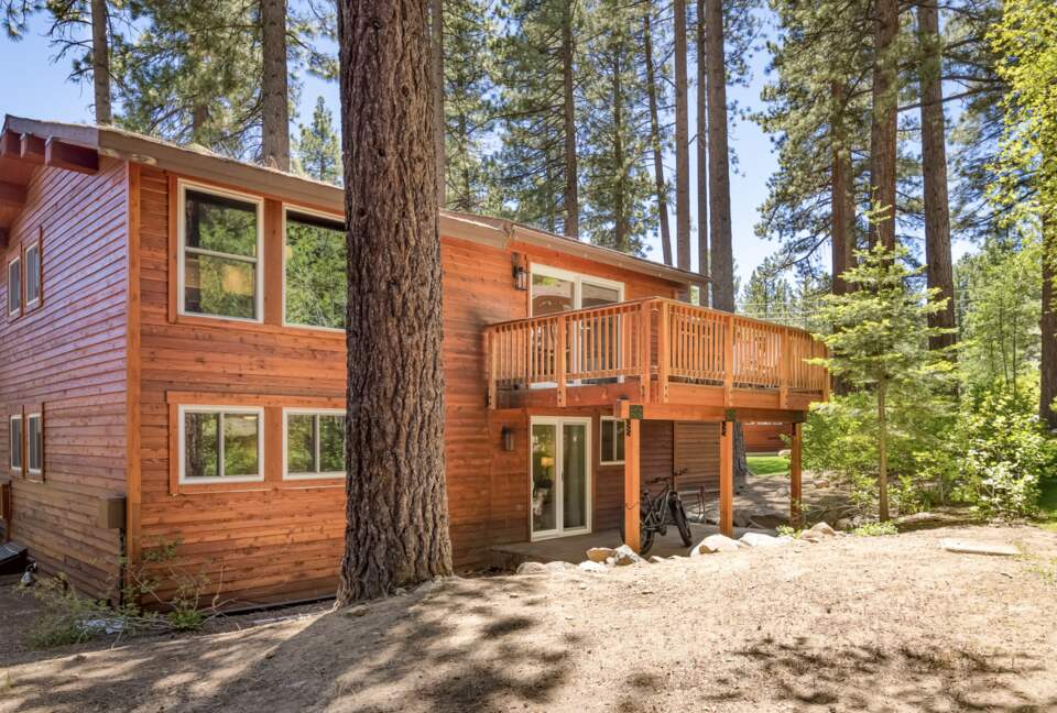 Stylish Modern Lake Tahoe Cabin - Incline Village, Nevada