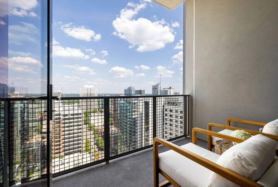 Skyline Penthouse with Breathtaking City Views - Atlanta, Georgia