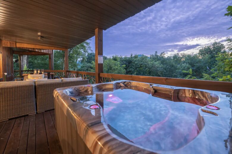 Heights Haven Lodge | Blue Ridge Views & Luxury Living - Cherry Log, Georgia