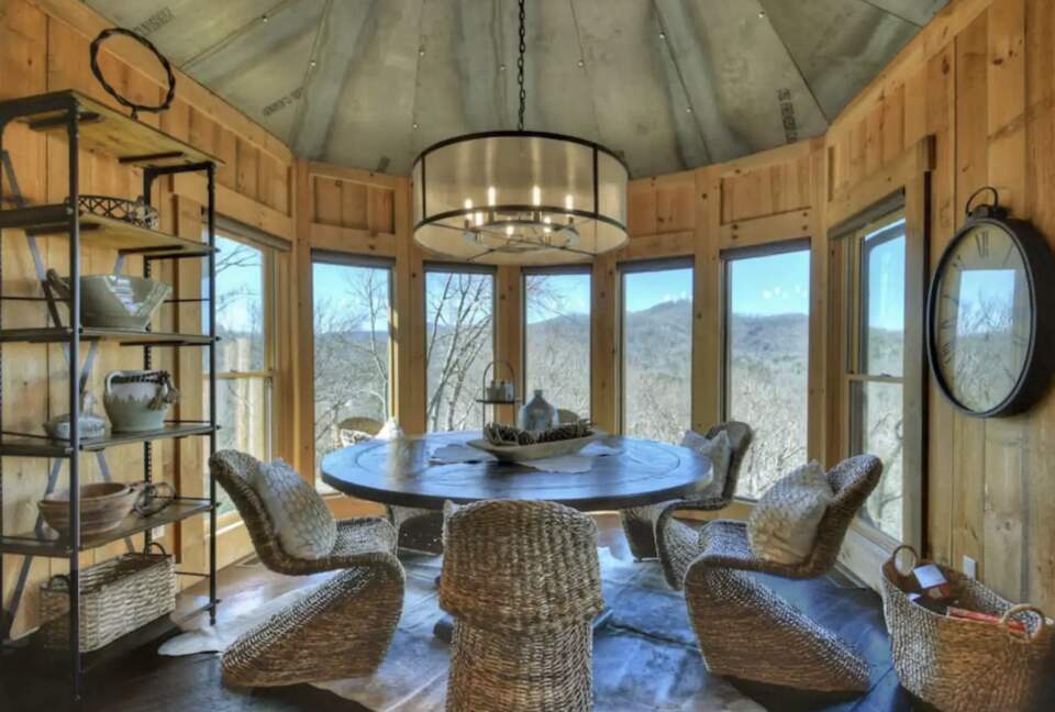 Heights Haven Lodge | Blue Ridge Views & Luxury Living - Cherry Log, Georgia