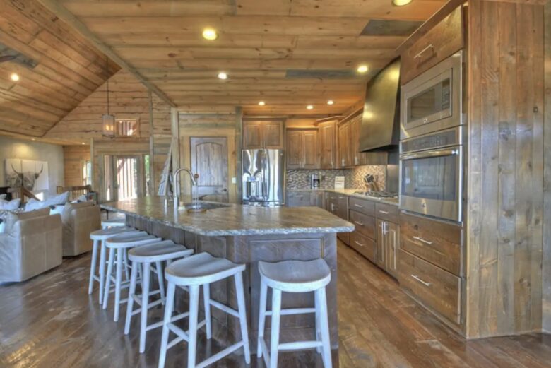 Heights Haven Lodge | Blue Ridge Views & Luxury Living - Cherry Log, Georgia