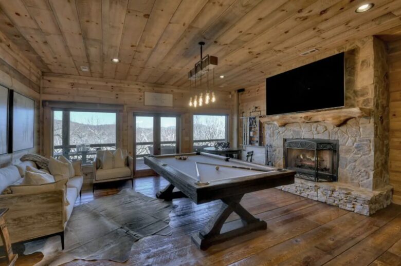 Heights Haven Lodge | Blue Ridge Views & Luxury Living - Cherry Log, Georgia