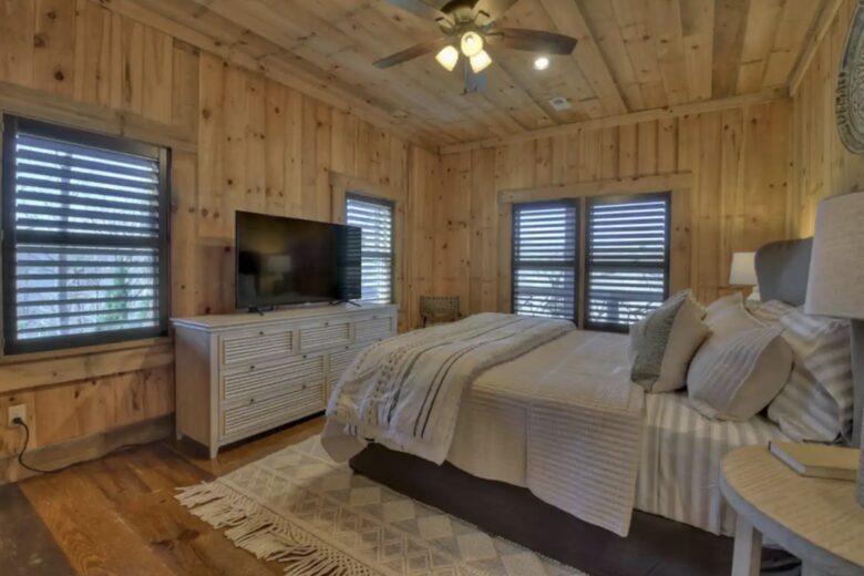 Heights Haven Lodge | Blue Ridge Views & Luxury Living - Cherry Log, Georgia