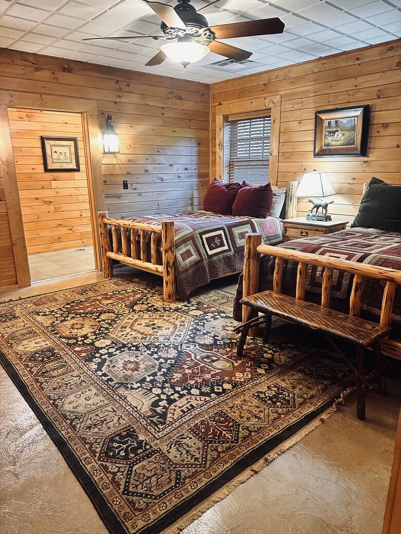 Dream Ranch Lodge & Hunting Preserve - Guntersville, Alabama