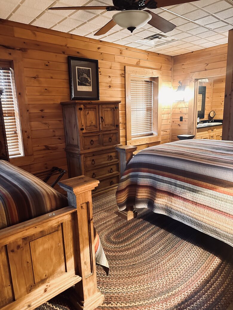 Dream Ranch Lodge & Hunting Preserve - Guntersville, Alabama