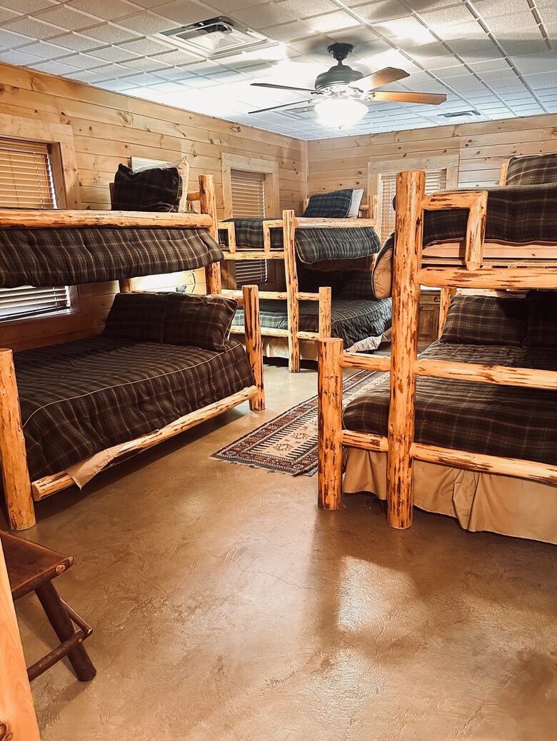 Dream Ranch Lodge & Hunting Preserve - Guntersville, Alabama