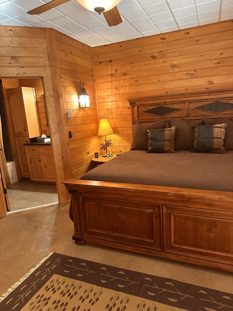 Dream Ranch Lodge & Hunting Preserve - Guntersville, Alabama