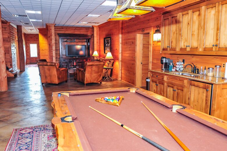 Dream Ranch Lodge & Hunting Preserve - Guntersville, Alabama