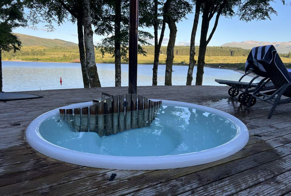 Tall Pines Waterfront Highland Lodge - Gairlochy, United Kingdom