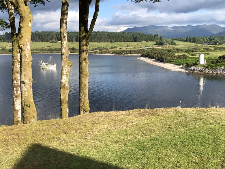 Tall Pines Waterfront Highland Lodge - Gairlochy, United Kingdom