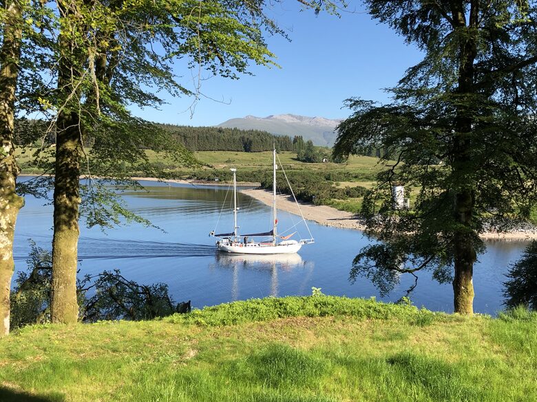 Tall Pines Waterfront Highland Lodge - Gairlochy, United Kingdom
