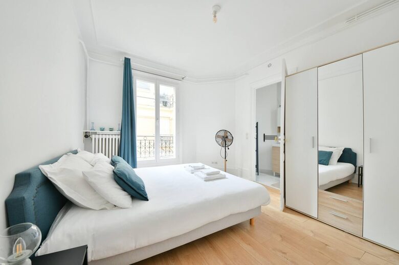 Eiffel Tower 2 Beds Apartment - Paris, France