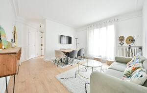 Eiffel Tower 2 Beds Apartment - Paris, France