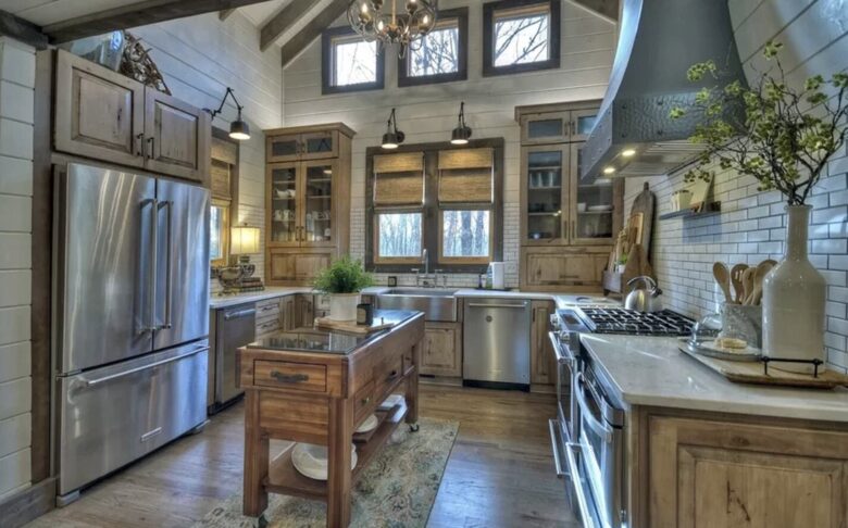Luxury Family Compound in Blue Ridge | Amazing Outdoor Spaces and Close to Lake, River and Town - Blue Ridge, Georgia