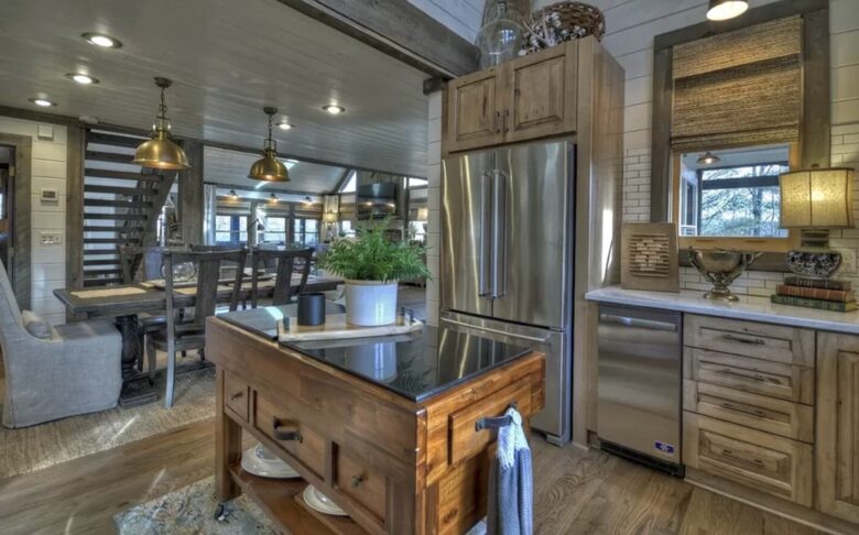 Luxury Family Compound in Blue Ridge | Amazing Outdoor Spaces and Close to Lake, River and Town - Blue Ridge, Georgia