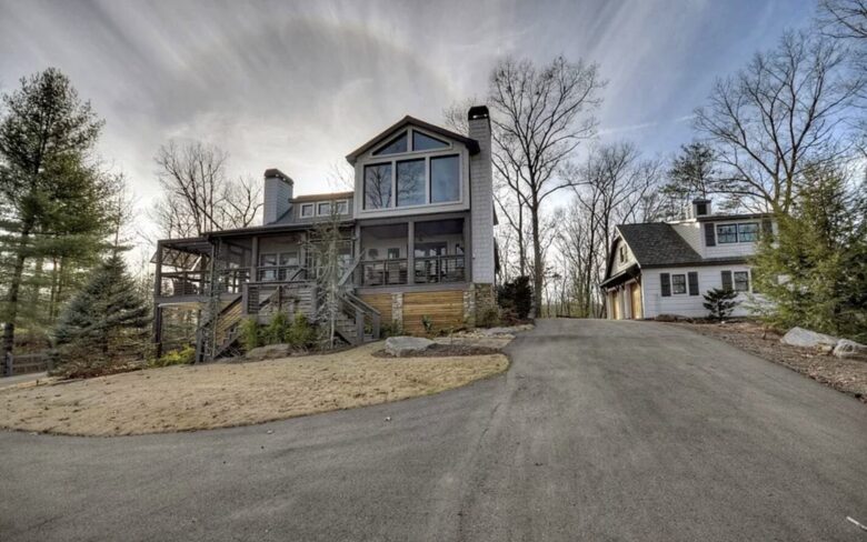 Luxury Family Compound in Blue Ridge | Amazing Outdoor Spaces and Close to Lake, River and Town - Blue Ridge, Georgia