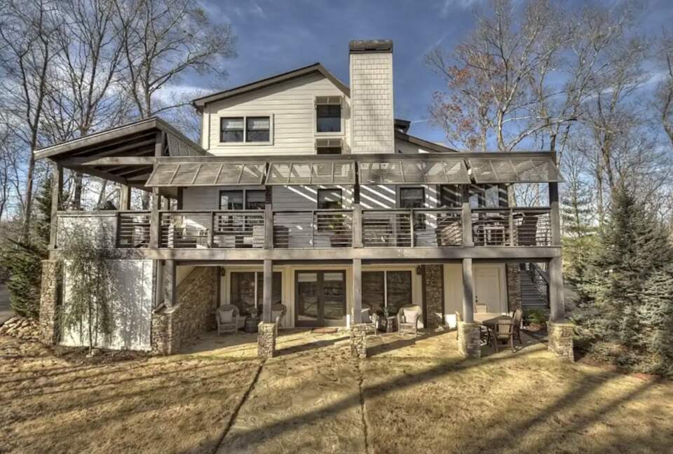 Luxury Family Compound in Blue Ridge | Amazing Outdoor Spaces and Close to Lake, River and Town - Blue Ridge, Georgia
