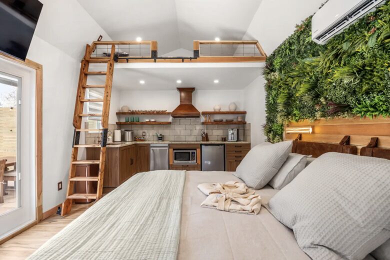 Romantic Luxury Retreat | With Hot/Cold Pool & Sauna - Wimberley, Texas