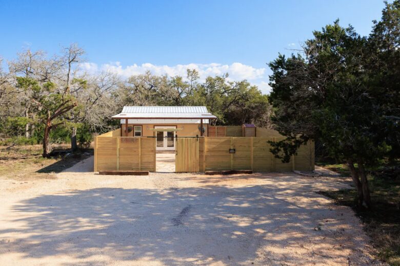 Romantic Luxury Retreat | With Hot/Cold Pool & Sauna - Wimberley, Texas