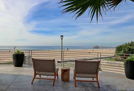 Iconic Manhattan Beachfront Haven - Manhattan Beach, California