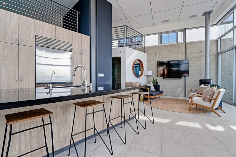 Iconic Manhattan Beachfront Haven - Manhattan Beach, California