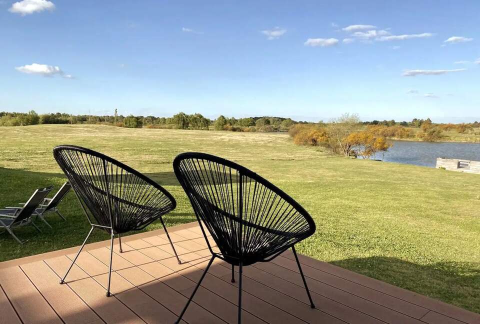Modern Waterfront Lake House | Carmelo Golf - Carmelo, Uruguay