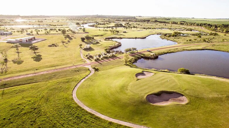 Modern Waterfront Lake House | Carmelo Golf - Carmelo, Uruguay