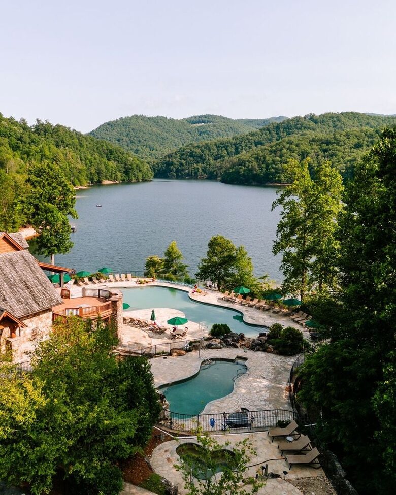Alpine-Inspired Retreat with Panoramic Mountain Views - Tuckasegee, North Carolina