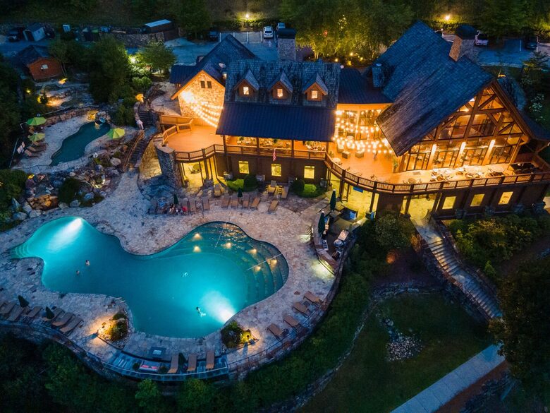 Alpine-Inspired Retreat with Panoramic Mountain Views - Tuckasegee, North Carolina